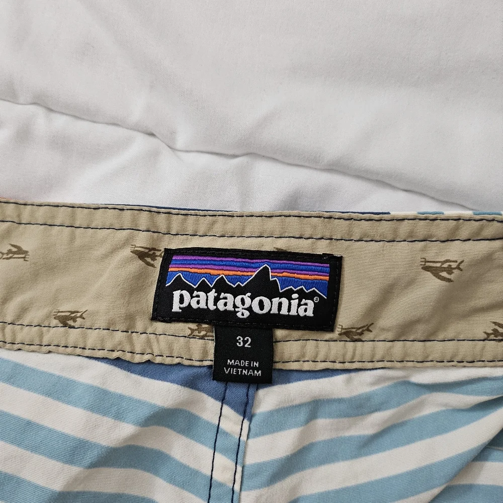 Patagonia Wavefarer Board Shorts Mens 32 Striped Surf Beach Resortwear Nylon